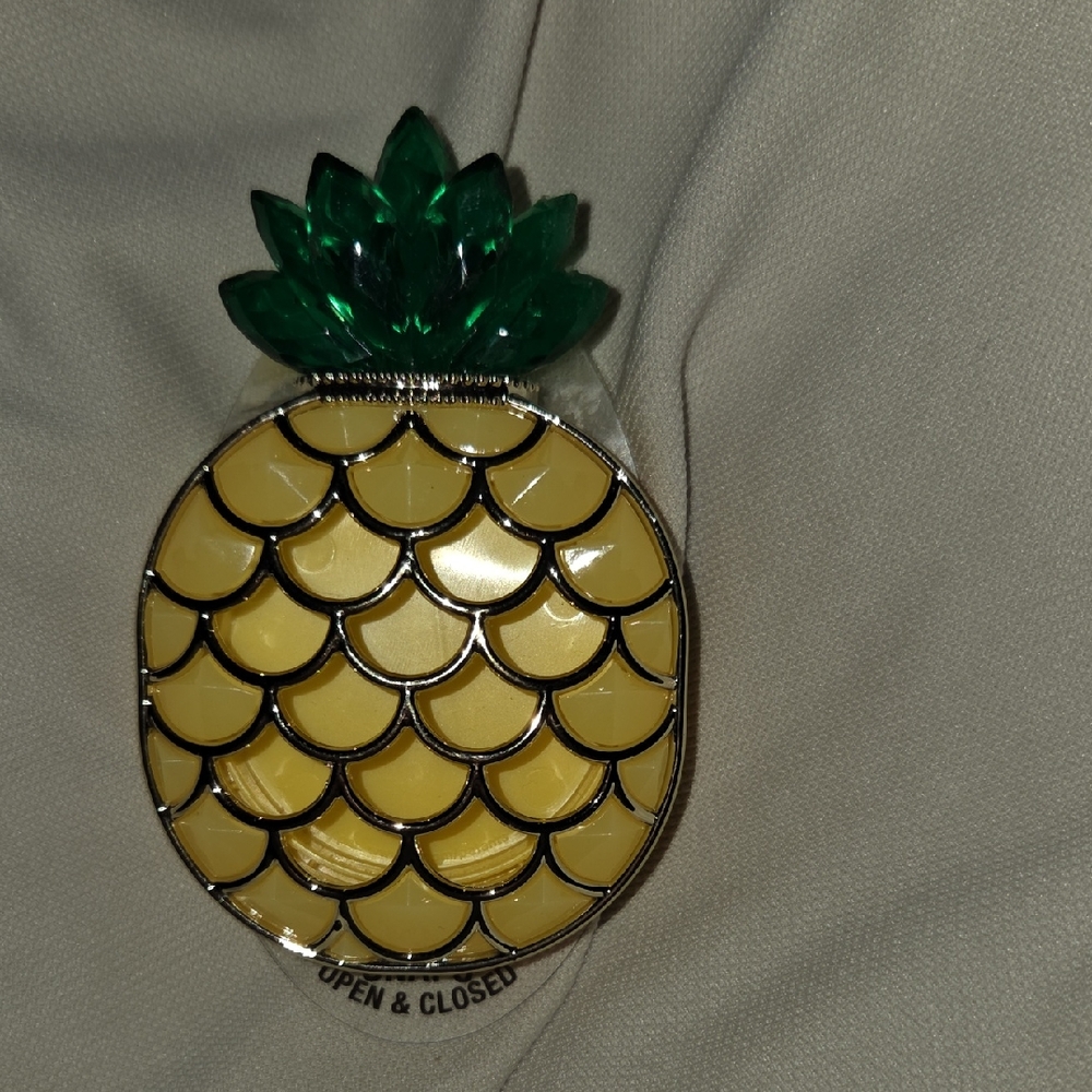 Bath & Body Works Pineapple Car Clip Decor with Green and Yellow Accents